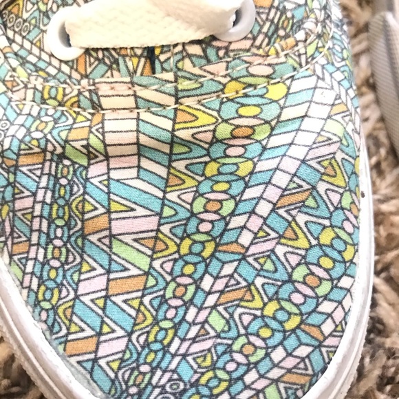 Colorful Vans - Picture 3 of 7